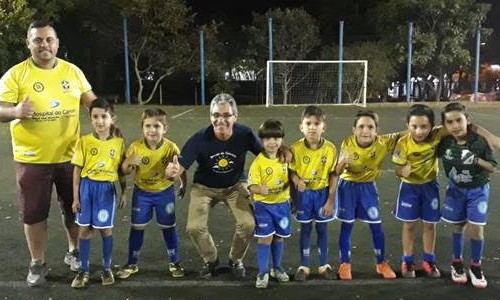 Escola de Futebol promove imagem do Hospital do Câncer com campeonato