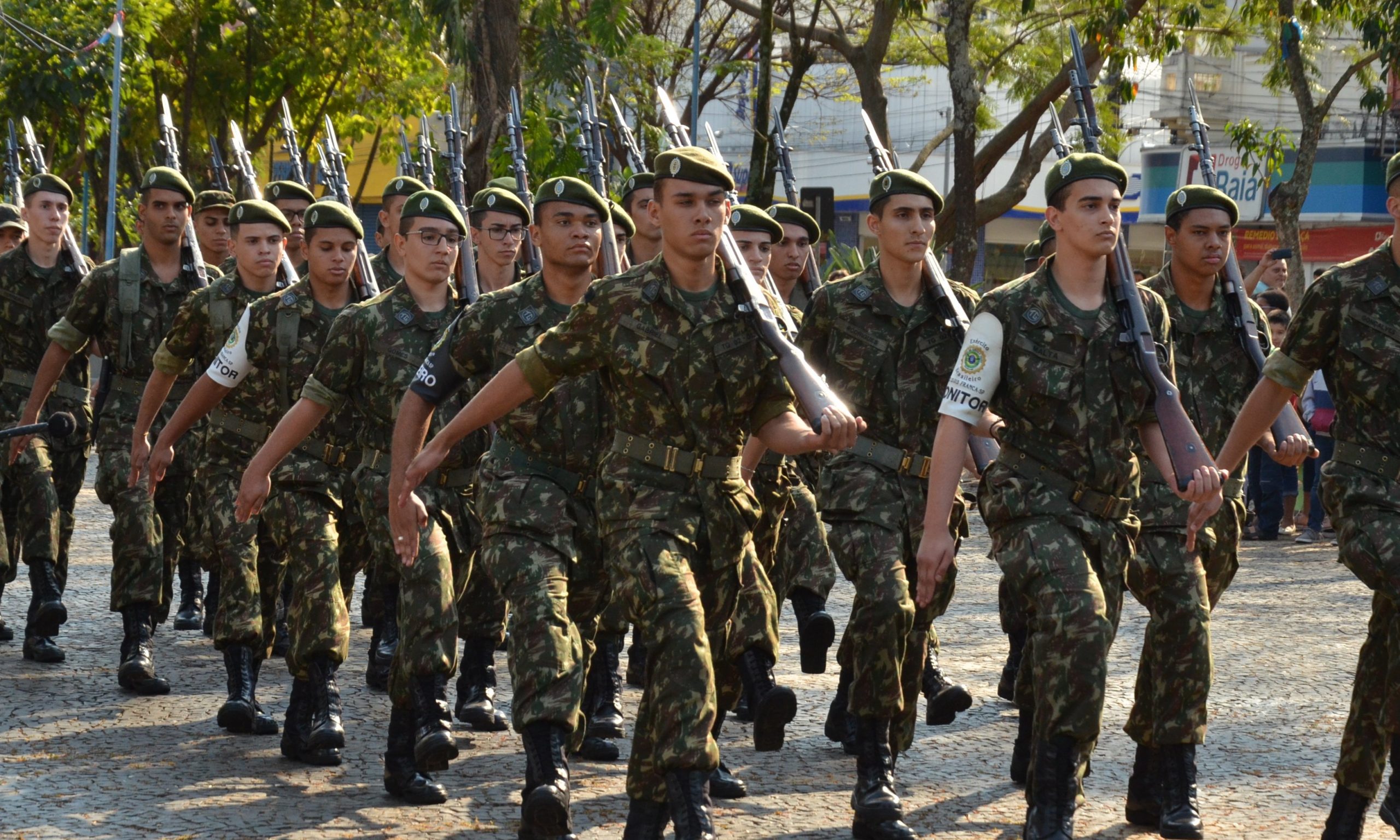 Sete de Setembro: desfile cívico altera trânsito na Avenida Presidente Vargas