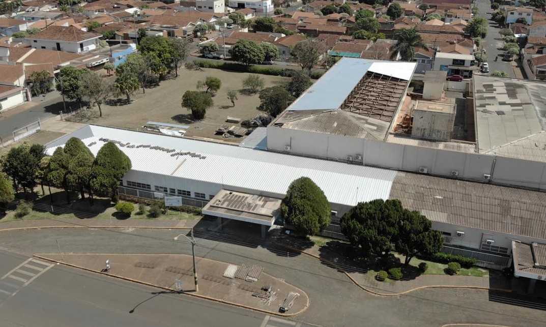 Troca do Telhado da Santa Casa de Guaíra é realizada por doações da sociedade
