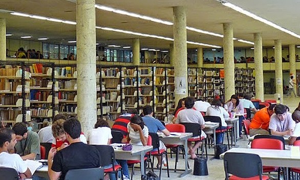 Mulheres dominam gestão da educação nas cidades e homens nos estados