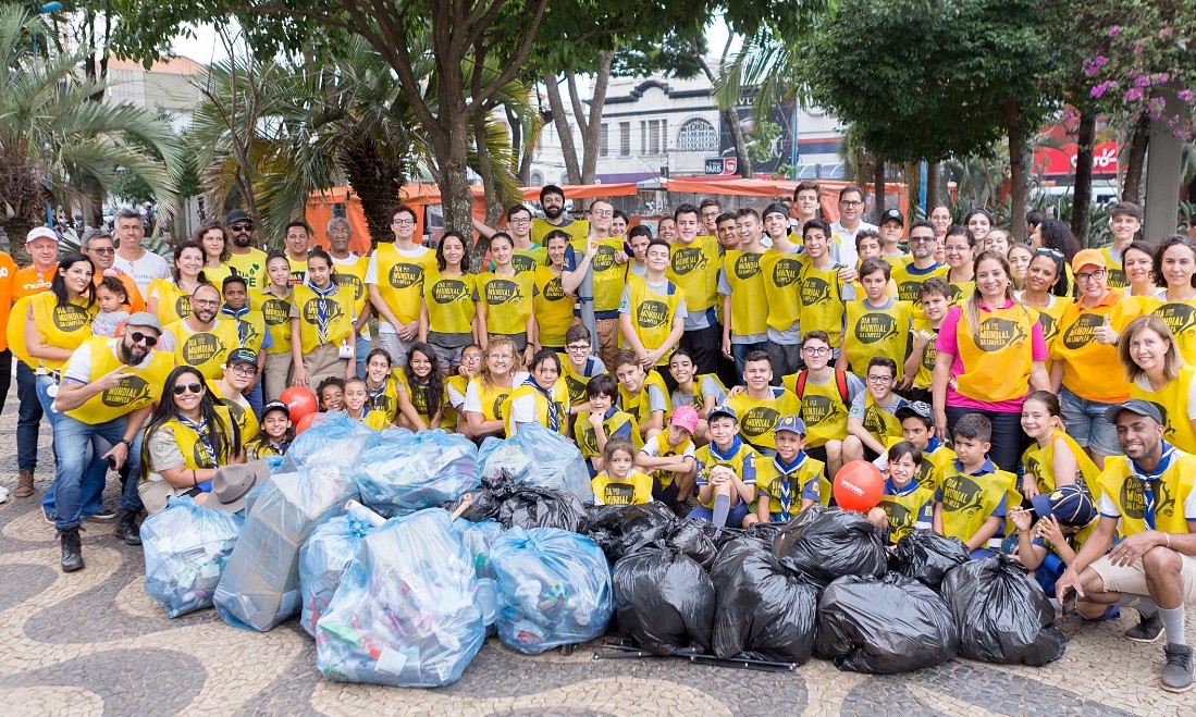 Mutirão pelo Dia Mundial da Limpeza recolhe mais de 90 sacos de lixo