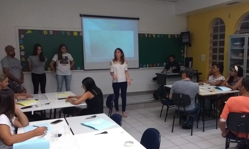 Estudantes de Matemática do Uni-Facef levam oficina a estudantes do EJA de Franca