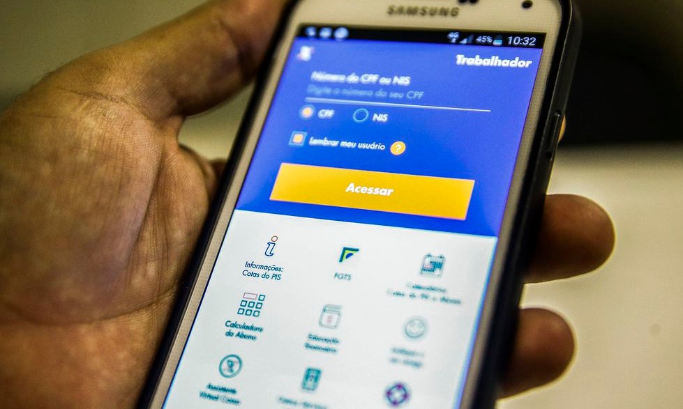 Com novos saques, aplicativo do FGTS lidera ranking em loja virtual