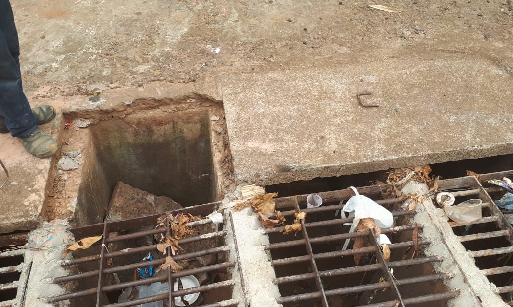 Com estiagem, Prefeitura de Franca intensifica limpeza de bocas de lobo pela cidade