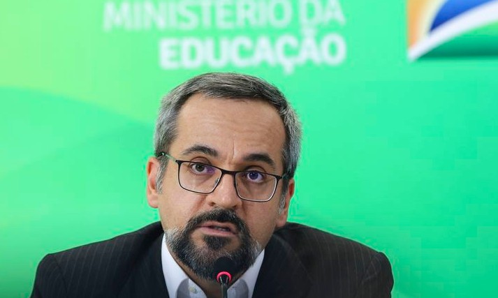 Ministro diz que Enem deste ano terá como foco conhecimentos objetivos