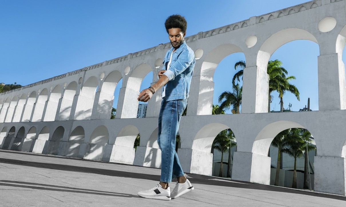 Campanha Ferracini 24h valoriza o estilo masculino e vivências do mundo real
