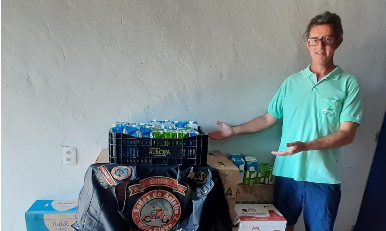 Moto Clube Bodes do Asfalto de Franca entrega 500 litros de leite ao IANSA