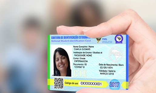 Bolsonaro diz que nova carteira do estudante vai dispensar taxa da UNE