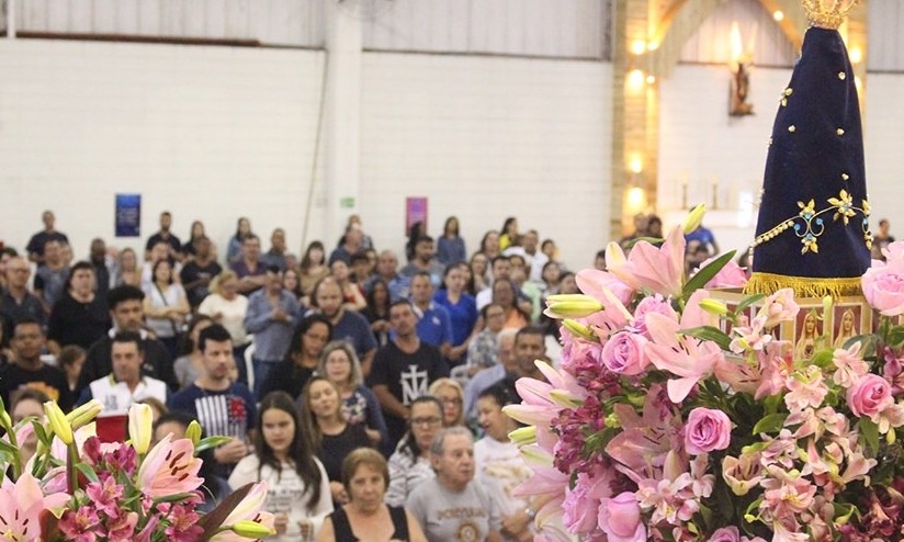Mais de 2 mil pessoas no Cenáculo em veneração a Nossa Senhora Aparecida