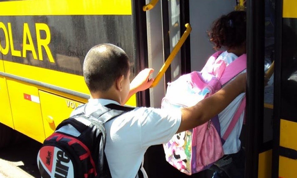 180 alunos do Copacabana passam a contar com transporte até a escola