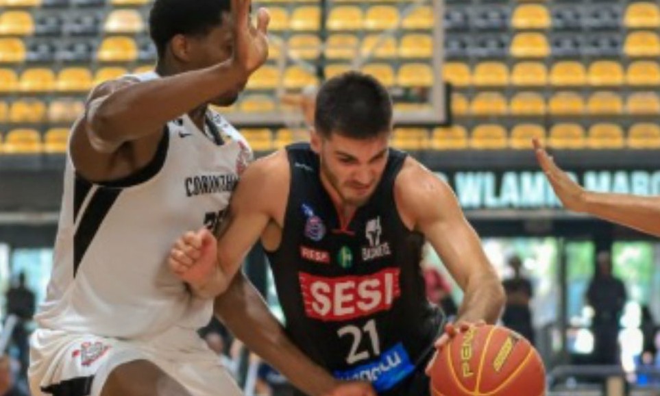 Em jogo apertado pela estreia no NBB 12, Franca vence o Corinthians