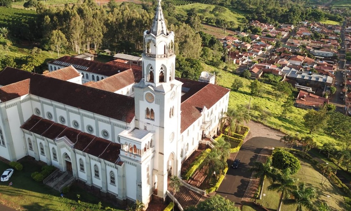 Com salário de R$ 1.044,42, Prefeitura de Claraval (MG) inscreve para concurso