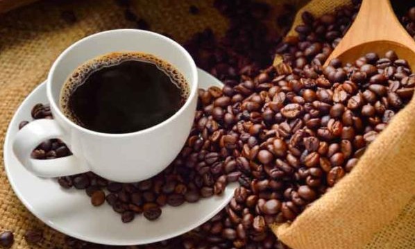 Café reduz barriga, apetite e dá energia, diz estudo publicado na Inglaterra