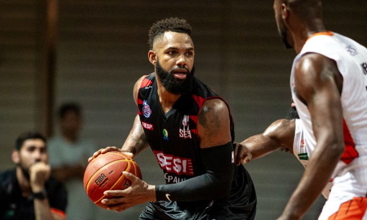 Sesi Franca Basquete enfrenta o Pinheiros nesta segunda, 21, pelo NBB 12