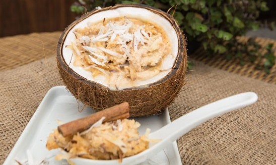 Cremosa, versão da cocada saudável dá para comer de colher e se deliciar!