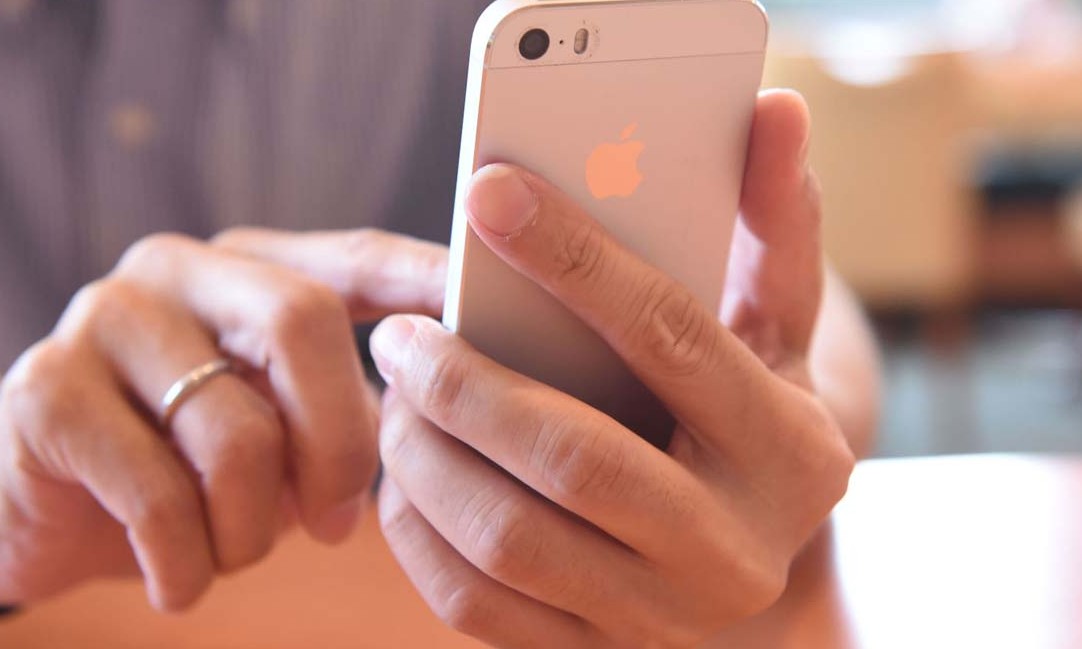 Apple dá prazo para dono de iPhone 5 atualizar IOS se quiser continuar online