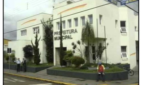 Prefeitura de Ibiraci quer preencher 110 vagas com salários de até R$ 9,6 mil