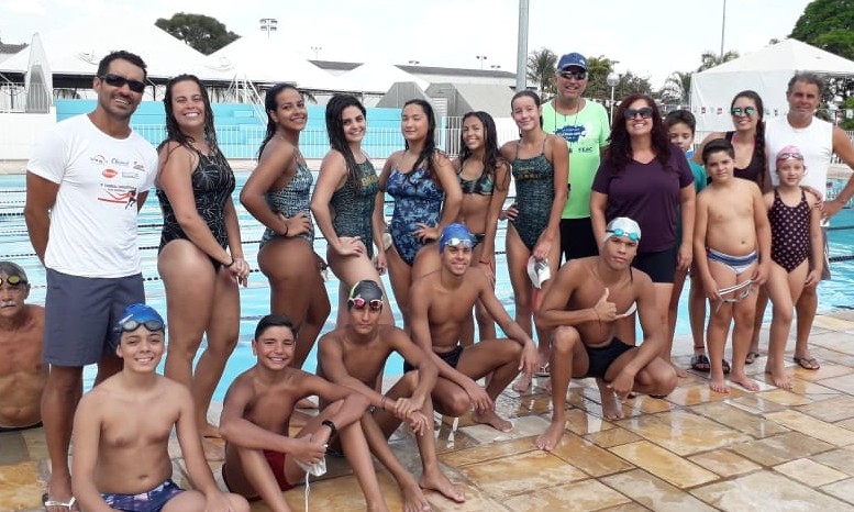 Atletas de natação de Franca treinam pesado de olho nos Jogos Abertos do Interior