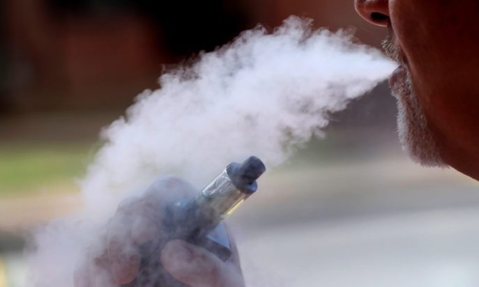 Melhor não fumar cigarro eletrônico de maconha, diz agência de saúde dos EUA