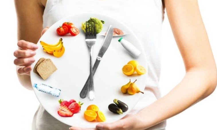 Quer perder peso? Estudo mostra que é preciso comer na hora certa