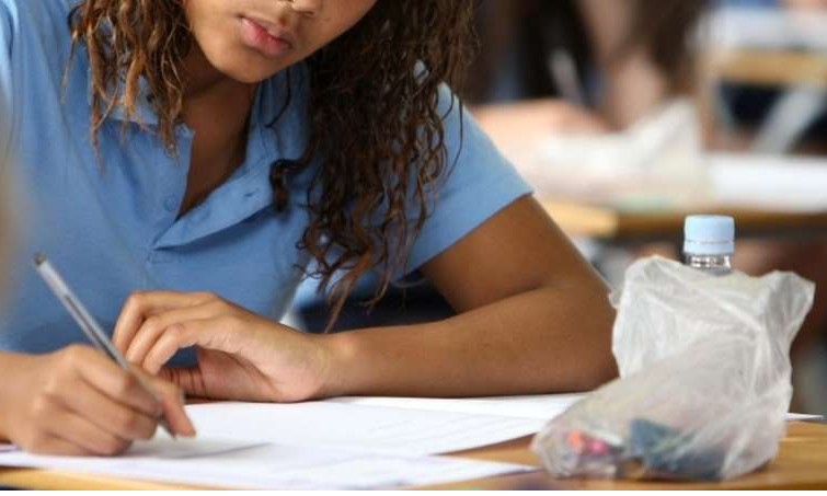 Iniciar pelo exercício mais fácil e outros erros que os alunos fazem nas provas