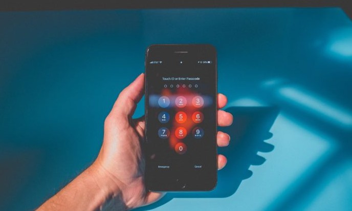 O brasileiro gosta mesmo é de monitorar o cônjuge via stalkerware