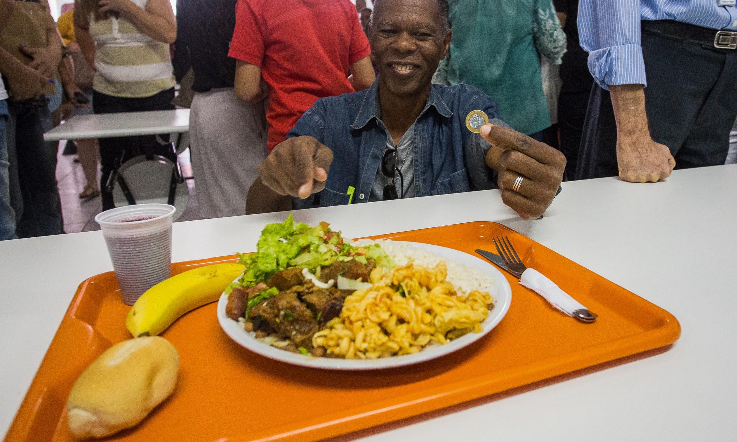 Em reinauguração, restaurante Bom Prato serviu 1,5 mil refeições