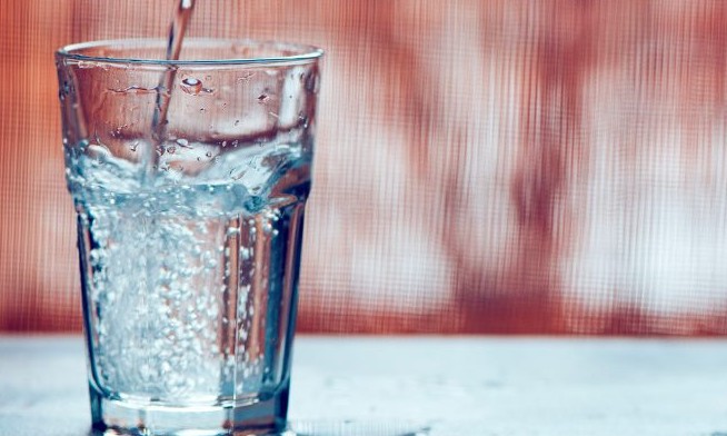 Quinze usos inusitados e muito práticos para dar à água com gás