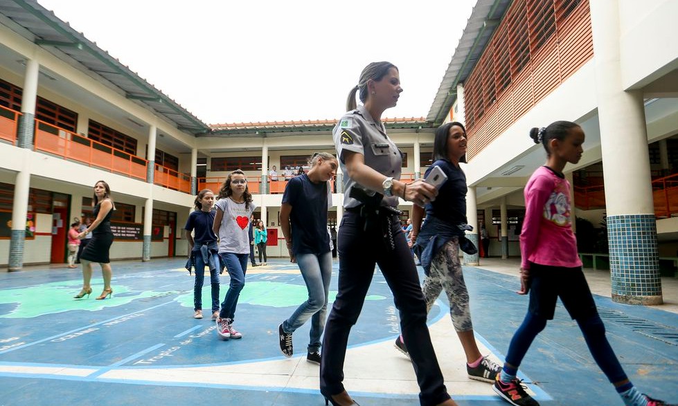 Estado de São Paulo adere ao programa de escolas militares do MEC