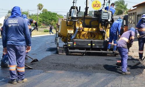 Recapeamento de ruas avança e chega agora à Vila Raycos, em Franca