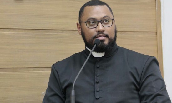 Padre Rodrigo Anael será o novo pároco de Cristais Paulista; posse é dia 20