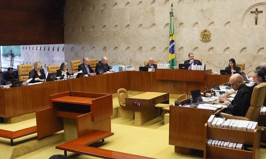 STF concede liminar e suspende contribuições de patrões e empregados