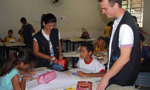Mais de 2,2 mil agentes de organização escolar serão chamados pelo Estado