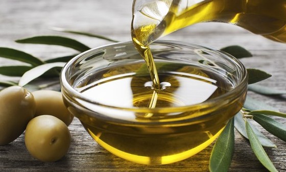 Fuja do azeite de oliva pirata: saiba reconhecer um produto falsificado