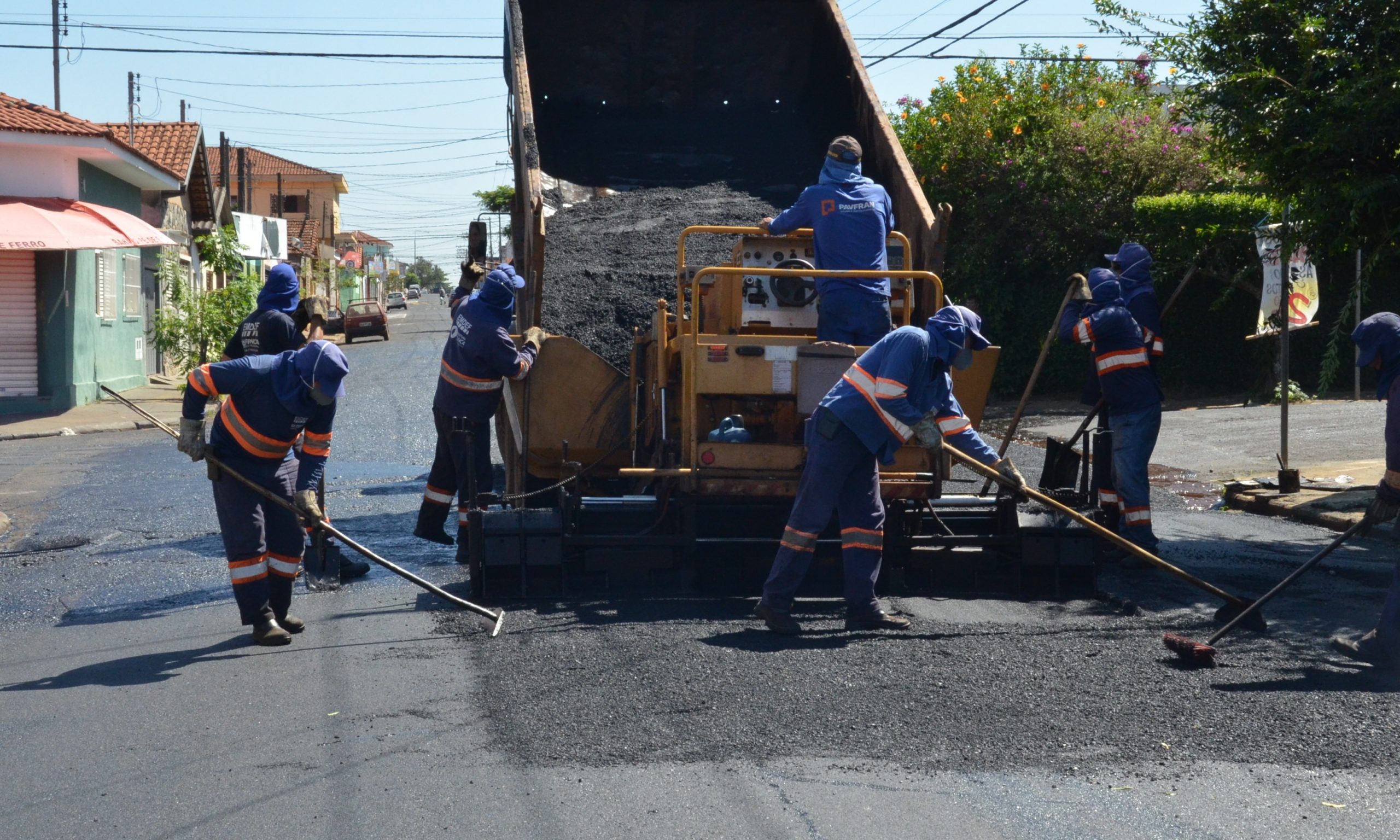 Vila Raycos começa a receber serviços de recapeamento nesta 2ª, 07