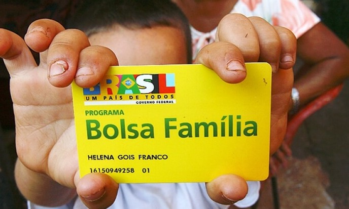 Bolsa Família completa renda de 13,5 milhões de famílias em outubro