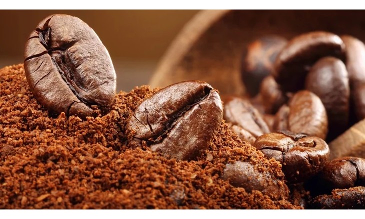 Defumação com pó de café mantém o ambiente livre de todas as más energias