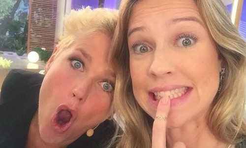 Xuxa Meneghel desabafa em conversa com Luana Piovani, à beira da piscina