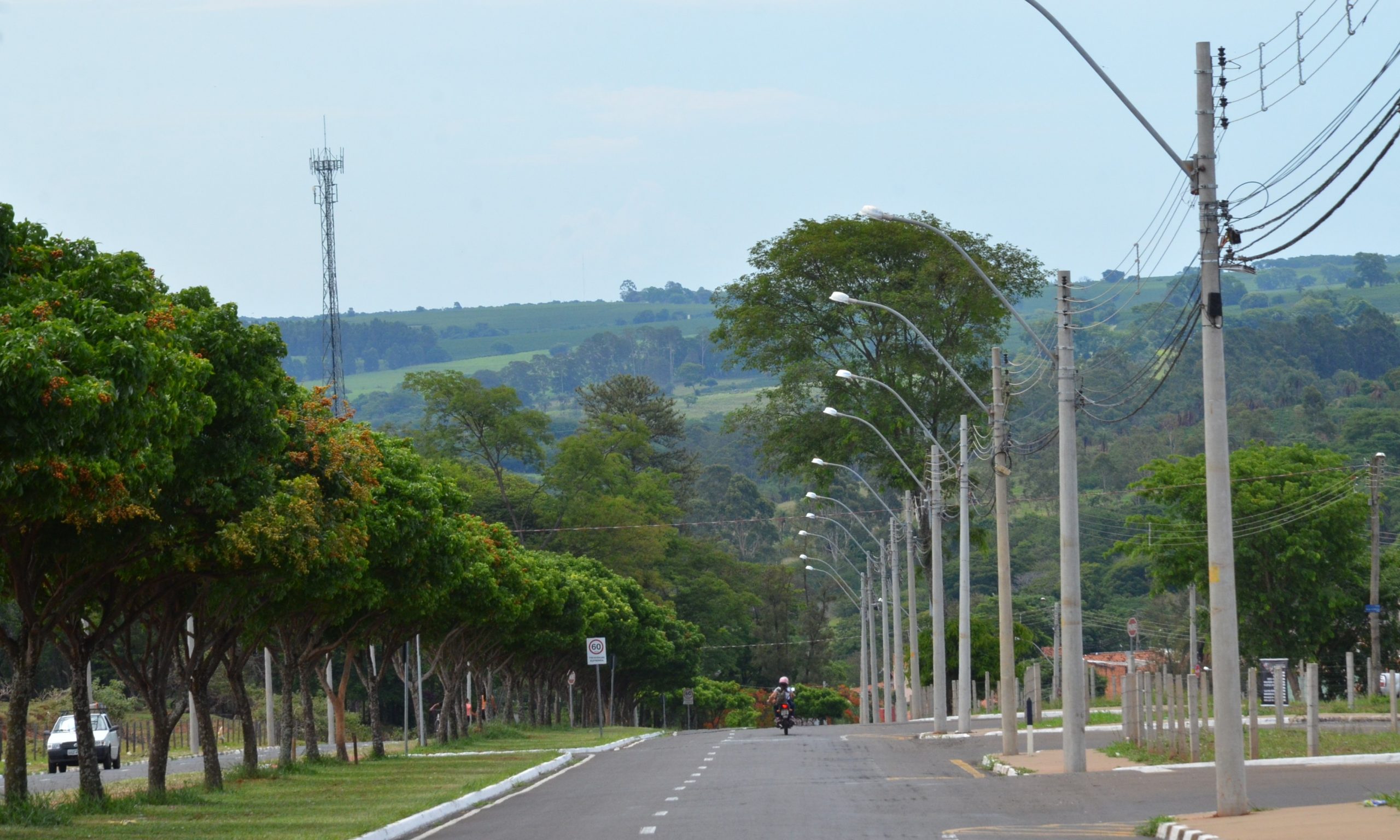 Prefeitura autoriza ampliar iluminação na avenida Abrahão Brickman