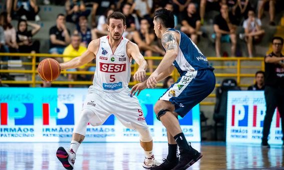 Líder do NBB, Sesi Franca Basquete supera Mogi das Cruzes, no Pedrocão