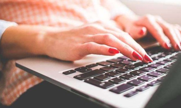 Os riscos para a saúde de usar seu notebook em cima do colo ou da perna