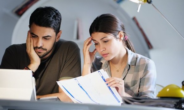 O que acontece com seu cérebro quando você está estressado por dinheiro
