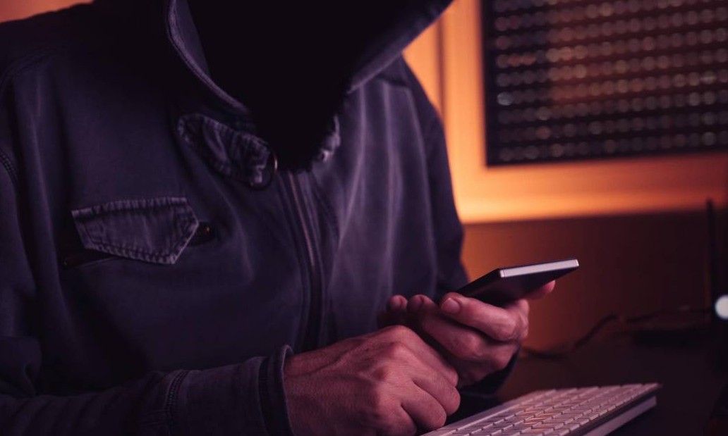 Descubra se um app não autorizado controla a câmera do seu celular