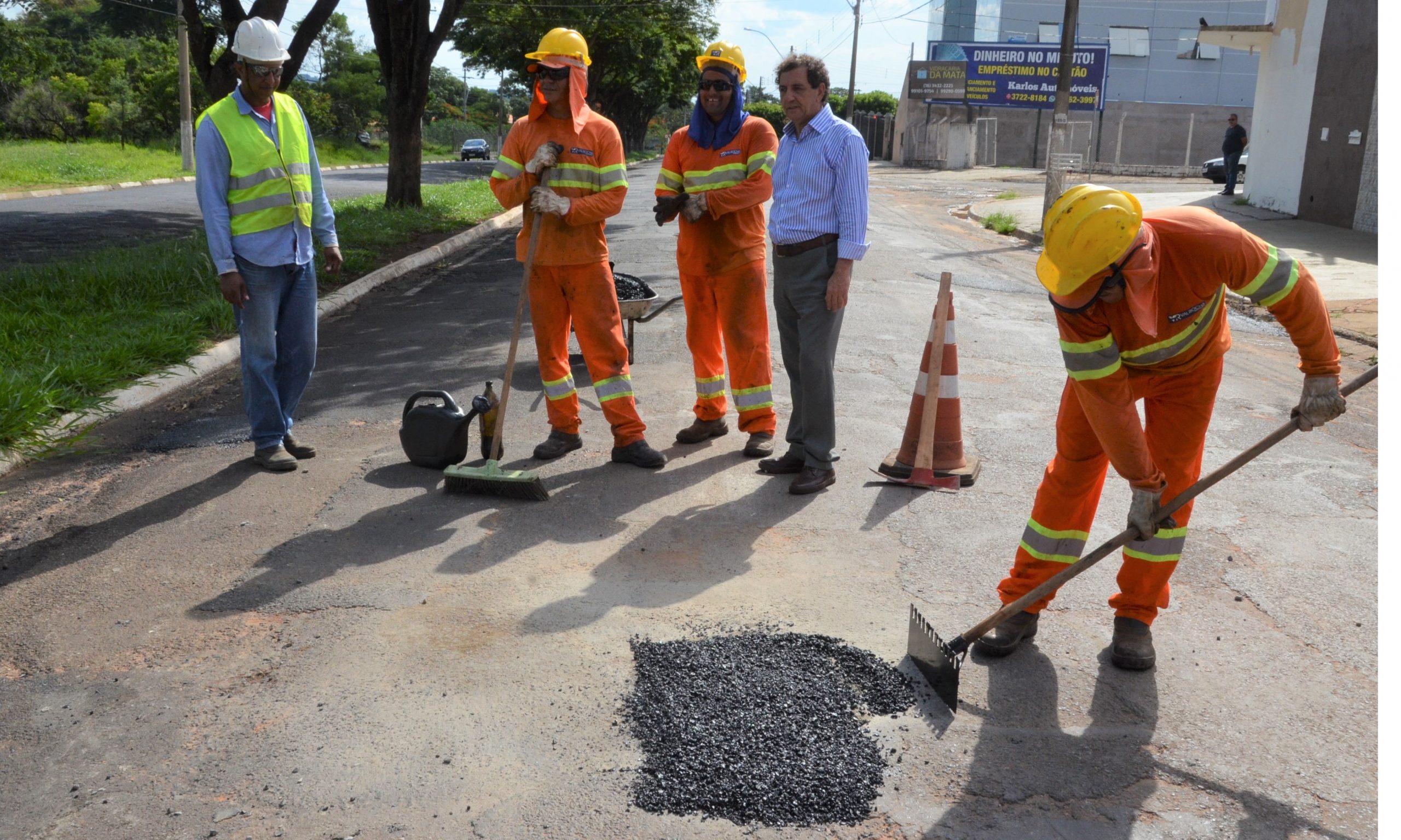 Ruas do Jardim Aeroporto começam a receber serviços de remendo asfáltico