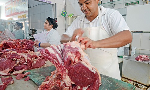 Após aumento real de 35%, preço da carne não deverá voltar a baixar, diz governo