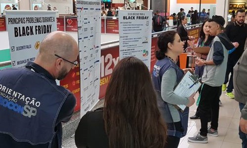 Procon-SP dá orientações a consumidores para compras na Black Friday