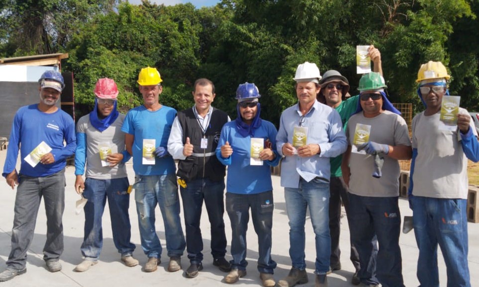Campanha “Eletricidade Mata” orienta trabalhadores da construção civil