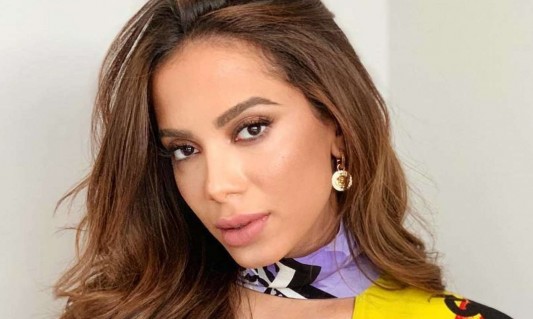 Anitta quebra o silêncio sobre saída do país em 2020: ela diz que fica