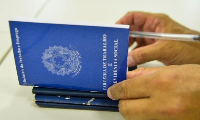 Contratação de jovem e trabalhador acima de 55 anos é incentivada no Brasil