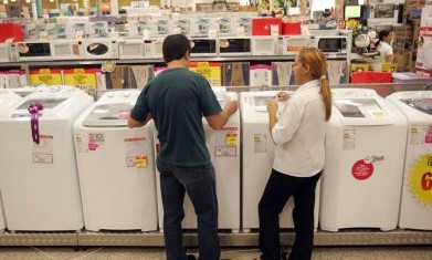 Pesquisa indica maior otimismo do consumidor em poder de compra